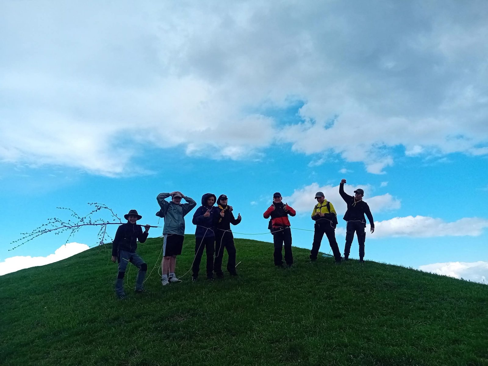 Tineri Exploratori Royal Rangers în tabără educațională, învățând prin acțiune și aventură